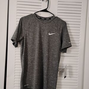 New Nike Men's Heathered Gray UPF 40+ Short Sleeve Tee Swim